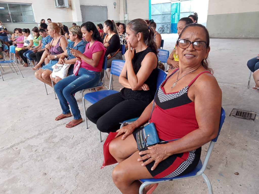 Ângela Maria Reis, 64 anos, trabalha com café da manhã e quer aprender panificação para incrementar as vendas. (Fotos: Ascom Banco do Povo)